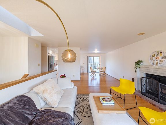 4th image of 830 234th Street SE