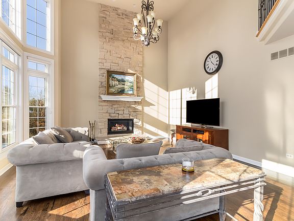 4th image of 5612 Bergamot Ct