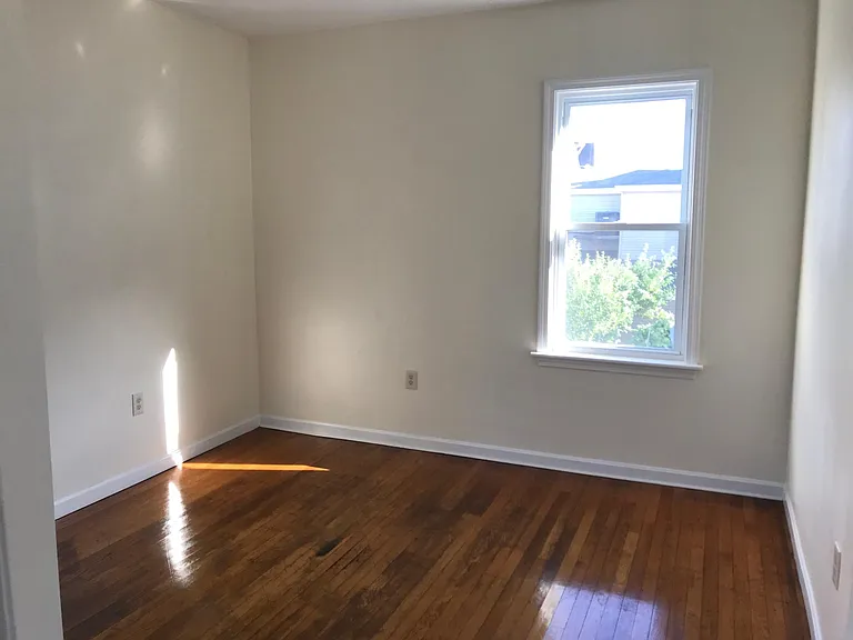 339 E Main St — Photo 8