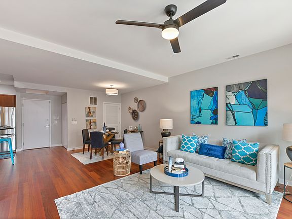 3rd image of 1600 N Marshfield Ave APT 202