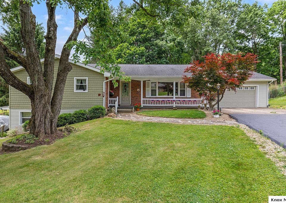 1st image of 11 Old Orchard Dr