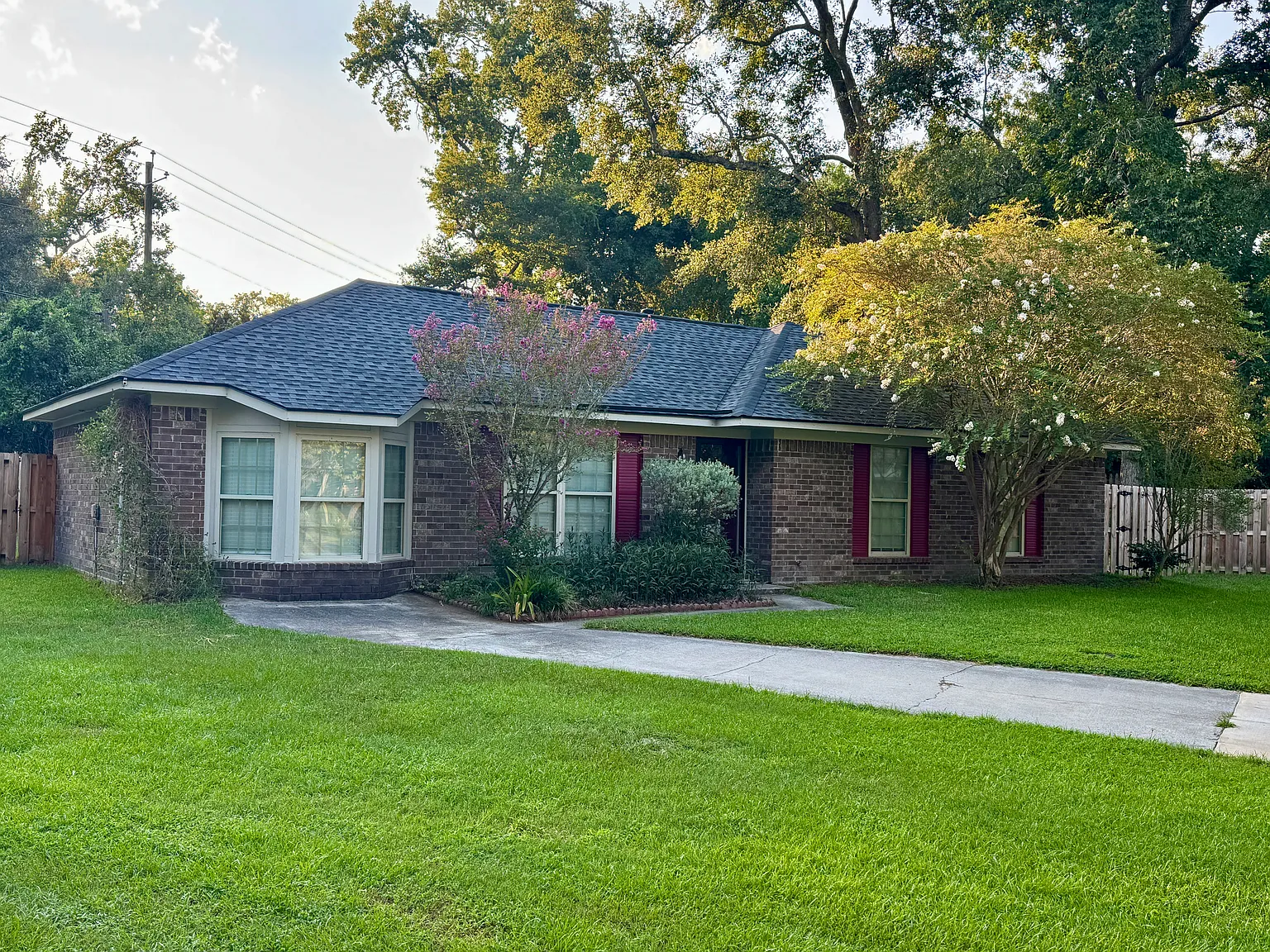 3 bed, 1389 sqft, $2,700 — Photo 1