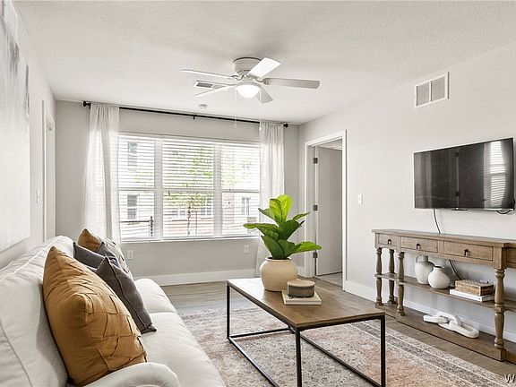 3rd image of 680 6th Ave NE APT 5409