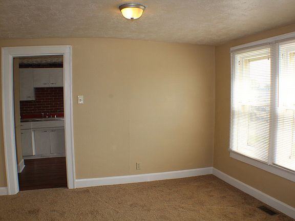 4th image of 948 Harmon Ave