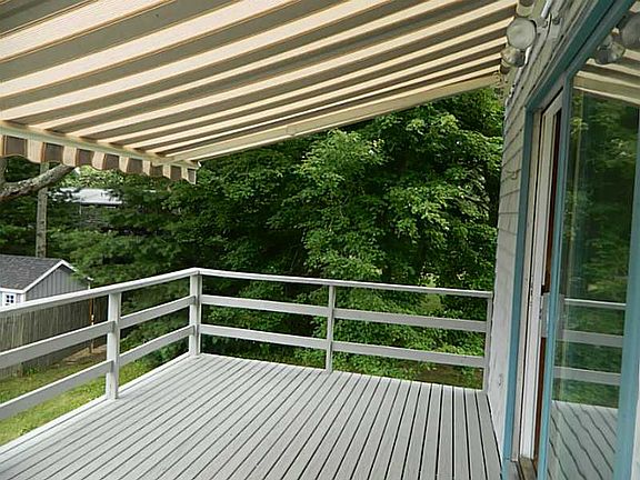 5th image of 11 Birchwood Dr