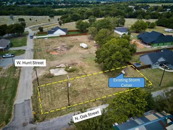 400 W Hunt St, Leonard, TX 75452