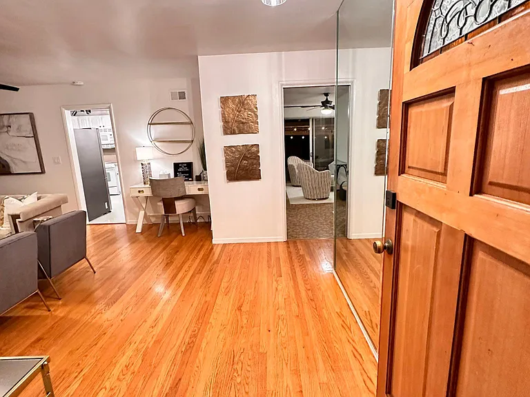 444 N Shattuck Pl — Photo 36