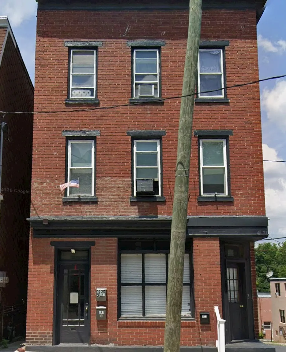 2 bed, 700 sqft, $1,150 — Photo 1