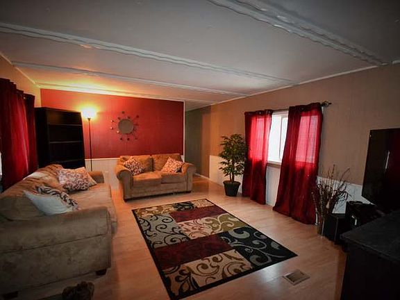 5th image of 209 Deer St E