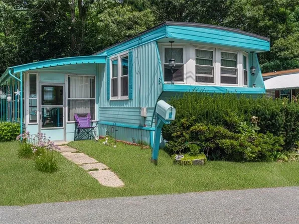 979 Tollgate Rd #8, Warwick, RI 02886