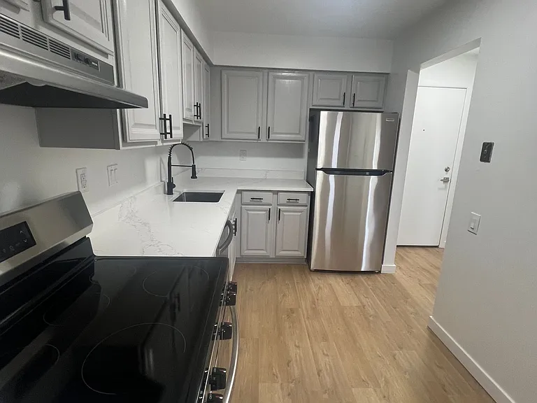 30535 W 14 Mile Rd — Photo 7