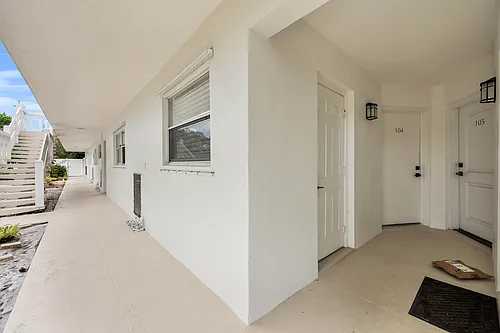 91 Willow Rd #104 Photo 1