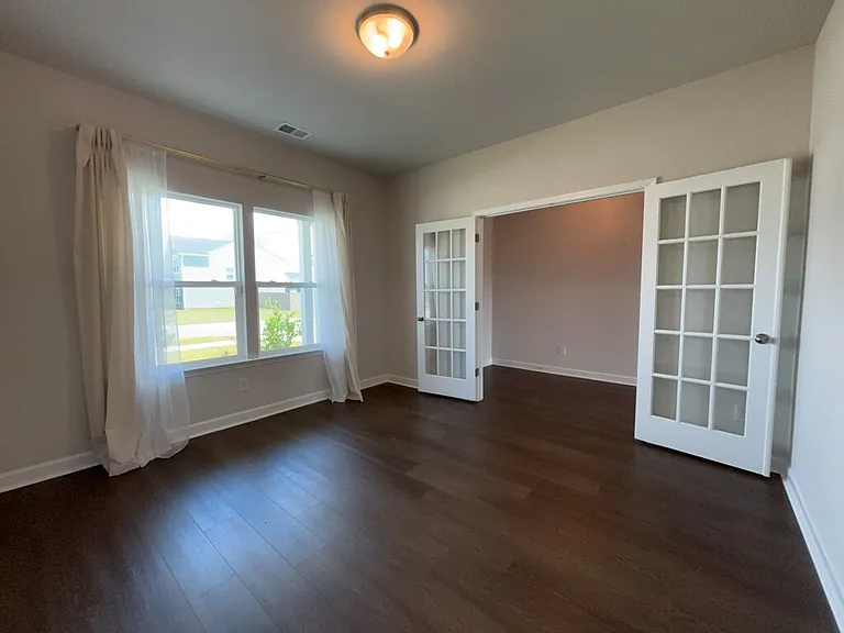 445 Navona Dr — Photo 5