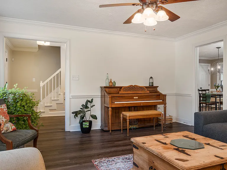 864 Hilton Dr — Photo 10