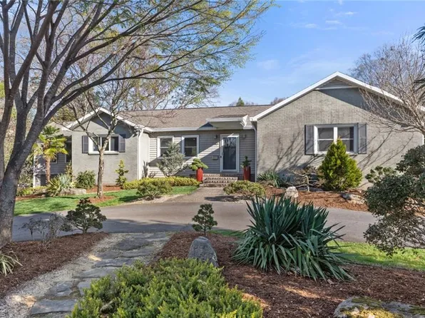 2749 Spring Garden Rd, Winston Salem, NC 27106