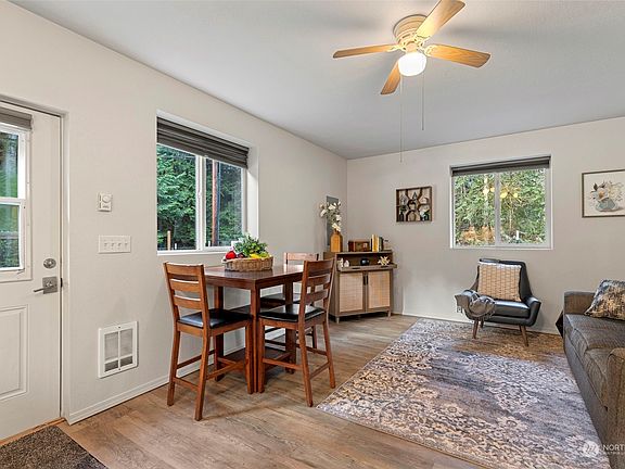 3rd image of 2792 El Camano Street