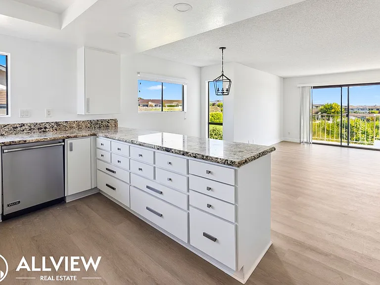29 Skysail Dr — Photo 8