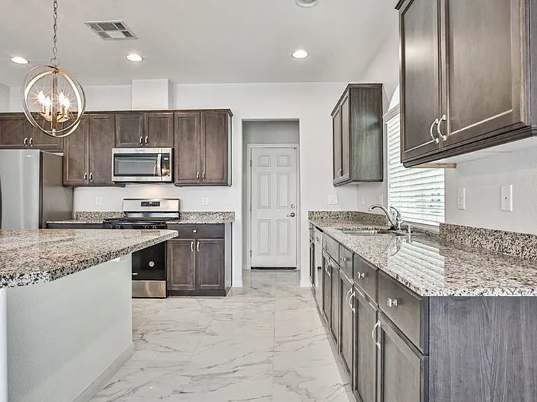 5390 Montauck Ave — Photo 13