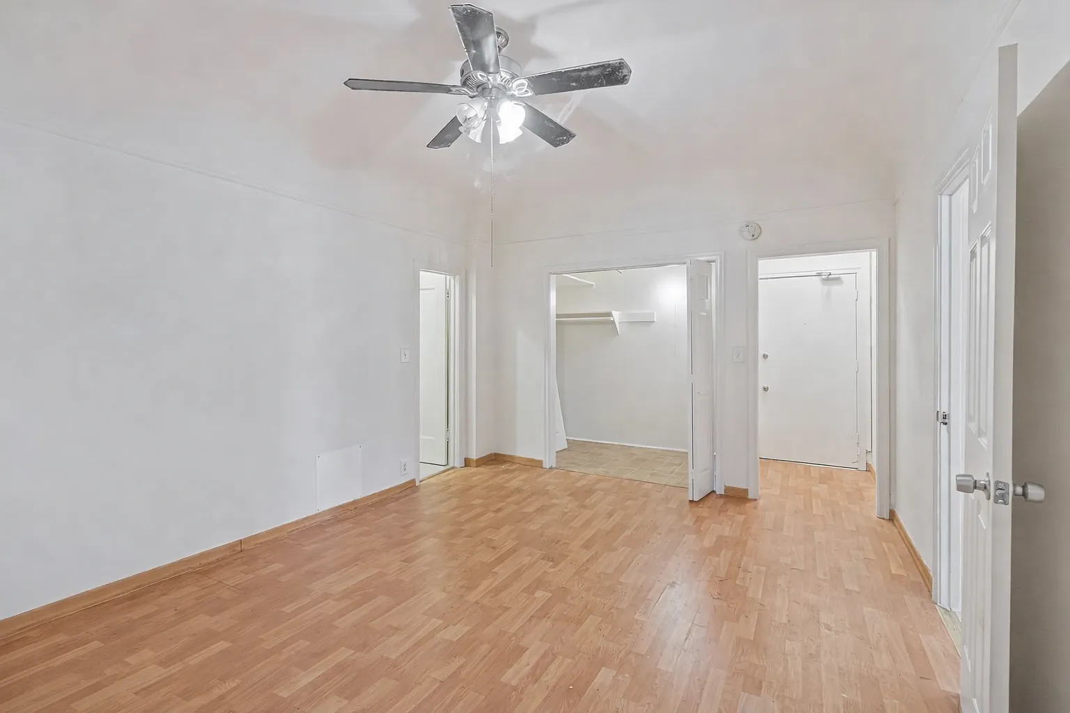 New Hampshire Apartments — Photo 3