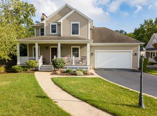 139 Center St, Crystal Lake, IL 60014