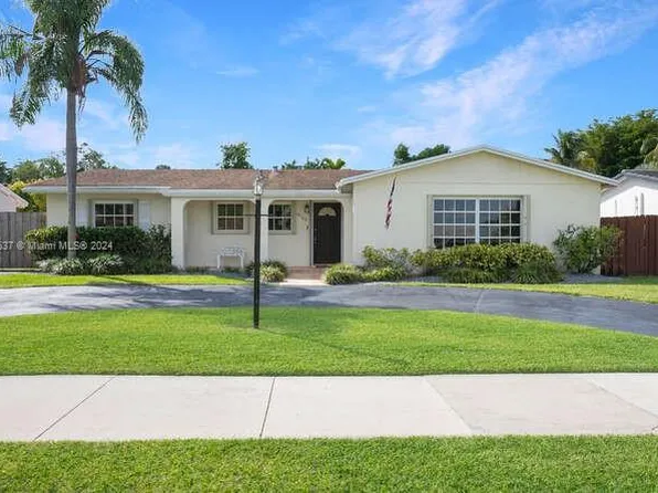 18569 SW 89th Pl, Cutler Bay, FL 33157