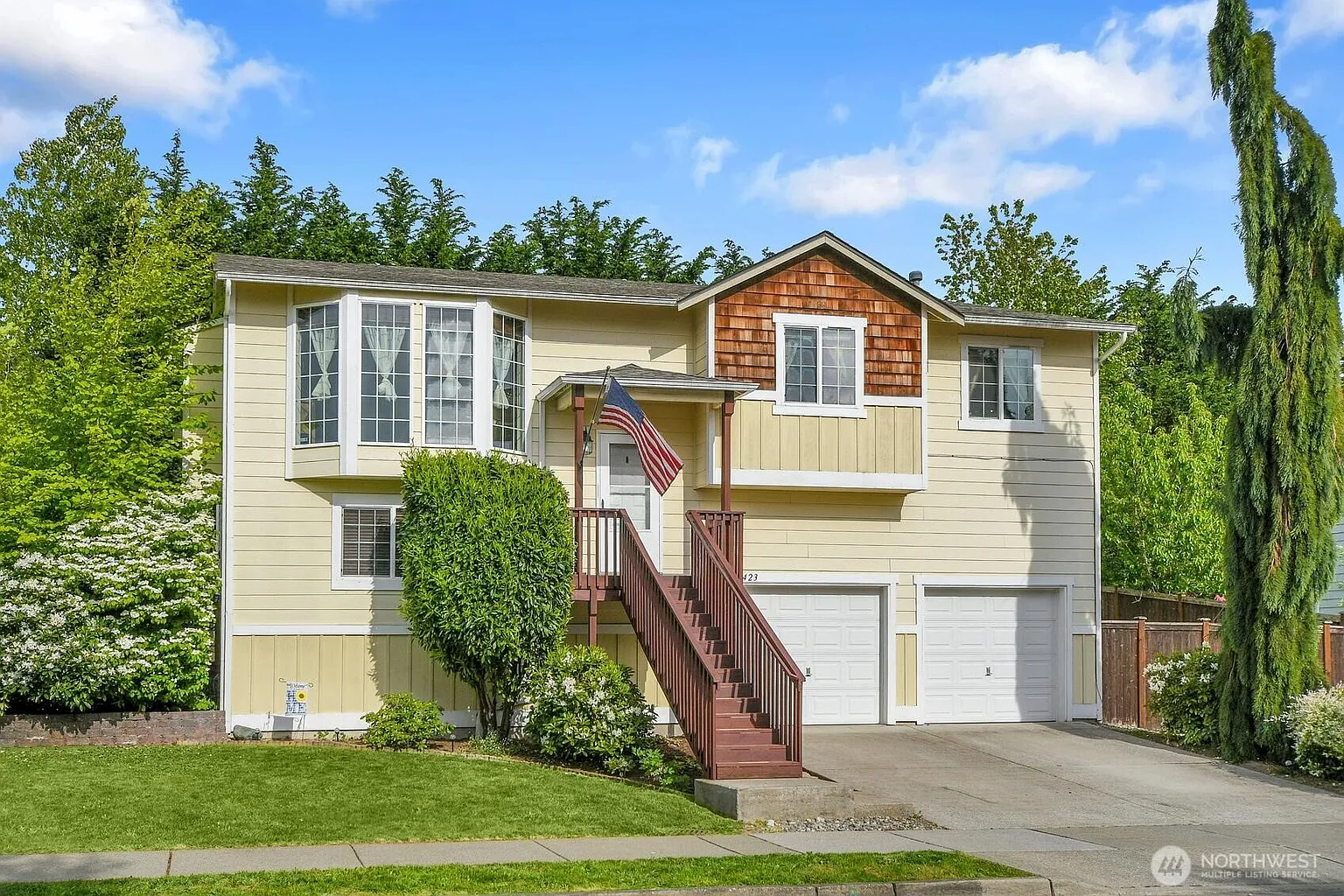 17423 72nd Drive NE photo 1