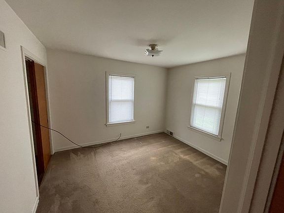 3rd image of 102 N Elm Ave #2