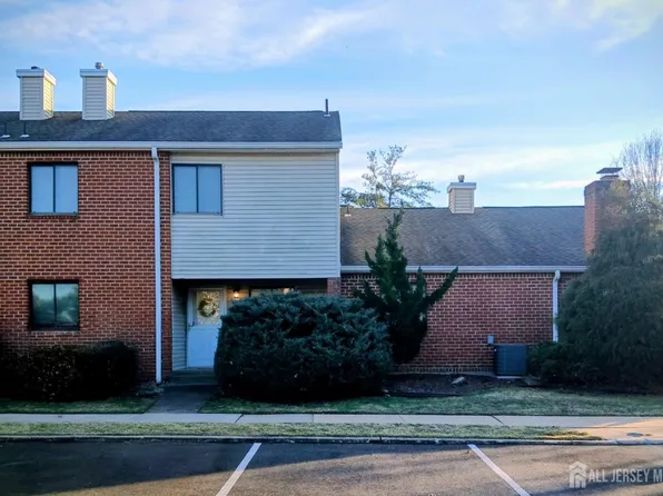119 Nightingale Ct, Old Bridge, NJ 08857
