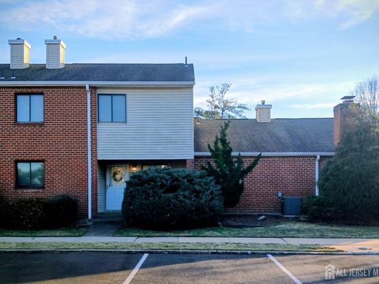119 Nightingale Ct, Old Bridge, NJ 08857