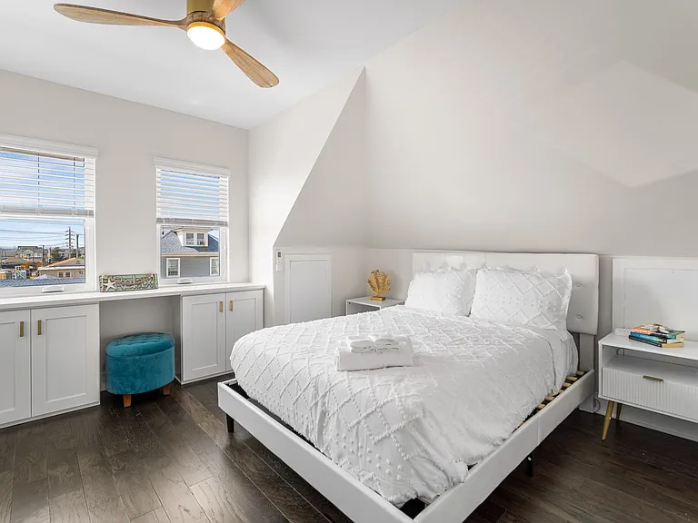 1059 Asbury Ave #3 — Photo 17