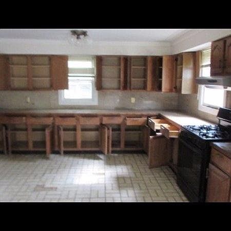 2nd image of 6773 Oakland Rd