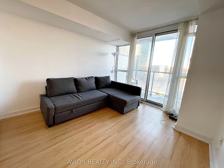 121 McMahon Dr #705 — Photo 5