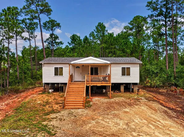 5053 Swallow Ln, Bay Saint Louis, MS 39520