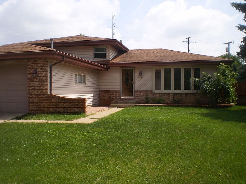 Beautiful home in Heather Hills, Schererville, Indiana!