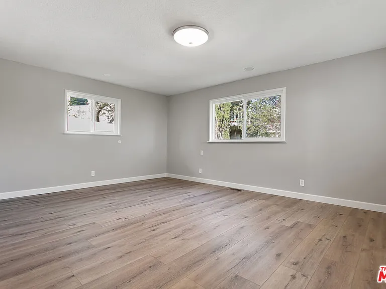 23937 Jensen Dr — Photo 17