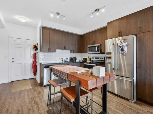 151 N Legacy Main St SE #6406, Calgary, AB T2X 4A4