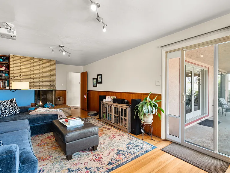 1424 Dartmouth Dr NE — Photo 17