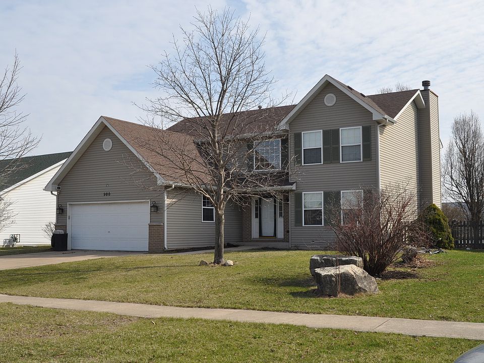1st image of 900 Shorewood Dr