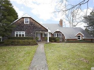 145 Rockaway Ave, Garden City, NY 11530