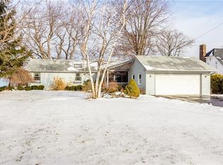 715 Ontario Dr, Ontario, NY 14519