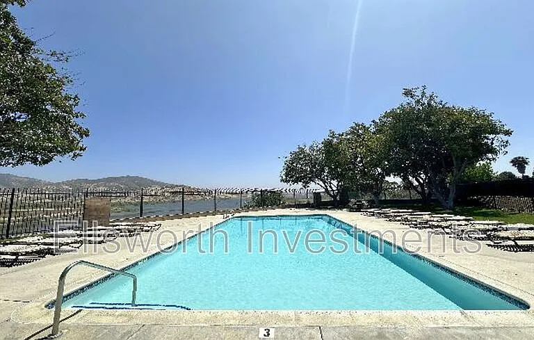 10195 Bluestone Ct — Photo 2