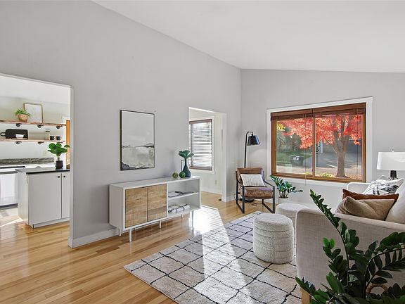 2nd image of 3135 Green View Drive