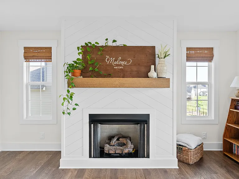 354 Frontier Dr — Photo 8
