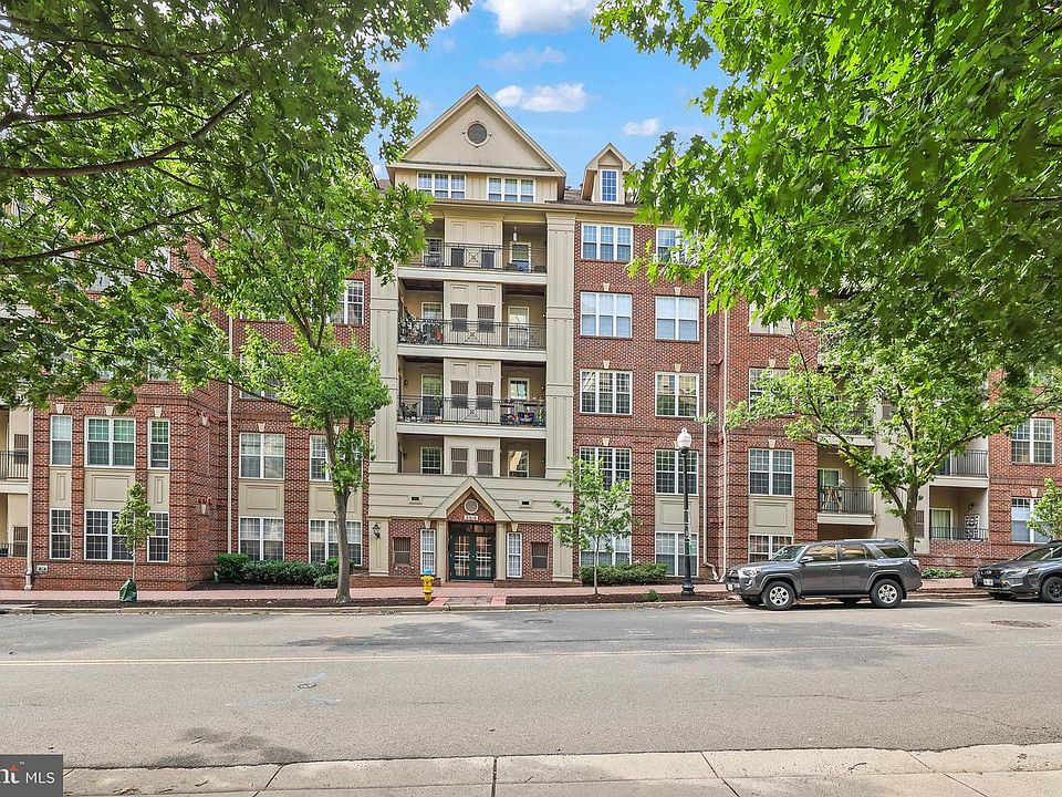 1st image of 2310 14th St N APT 2