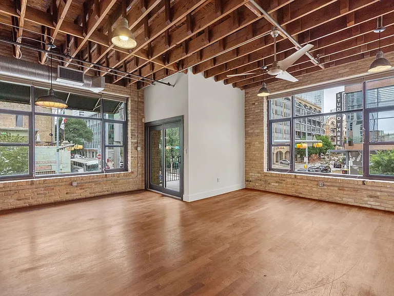 411 Brazos St — Photo 1