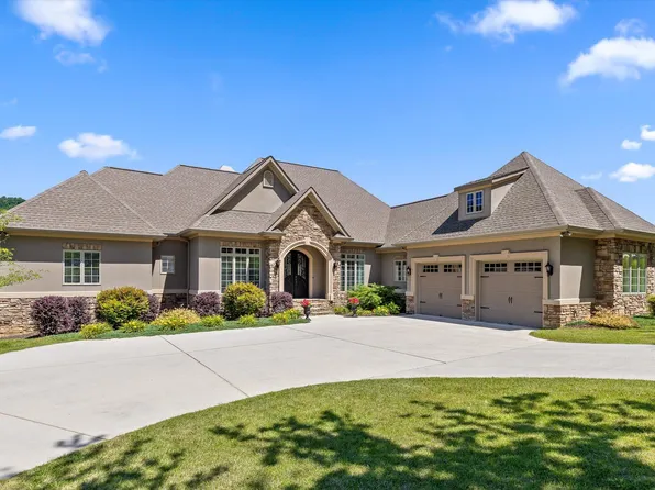 554 Castle Dr, Trenton, GA 30752