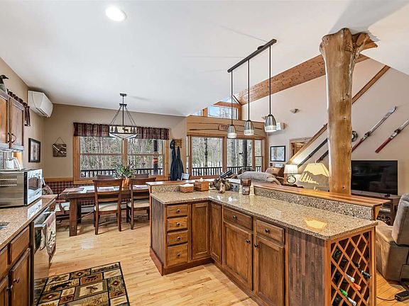 3rd image of 8373 S Ayr Rd