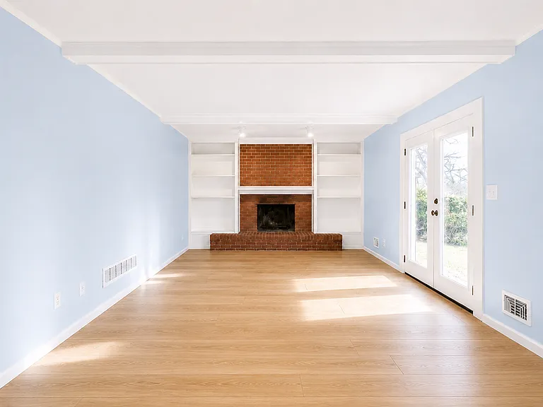 4005 Ashridge Dr — Photo 6