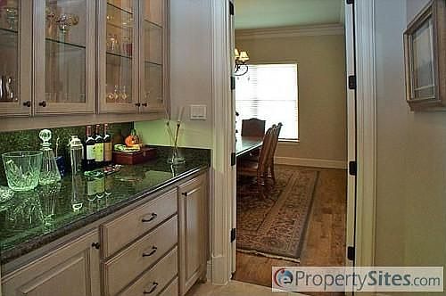 5th image of 6550 Bay Hill Ct