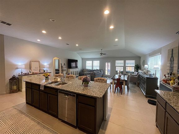 5th image of 2521 Weatherford Heights Dr